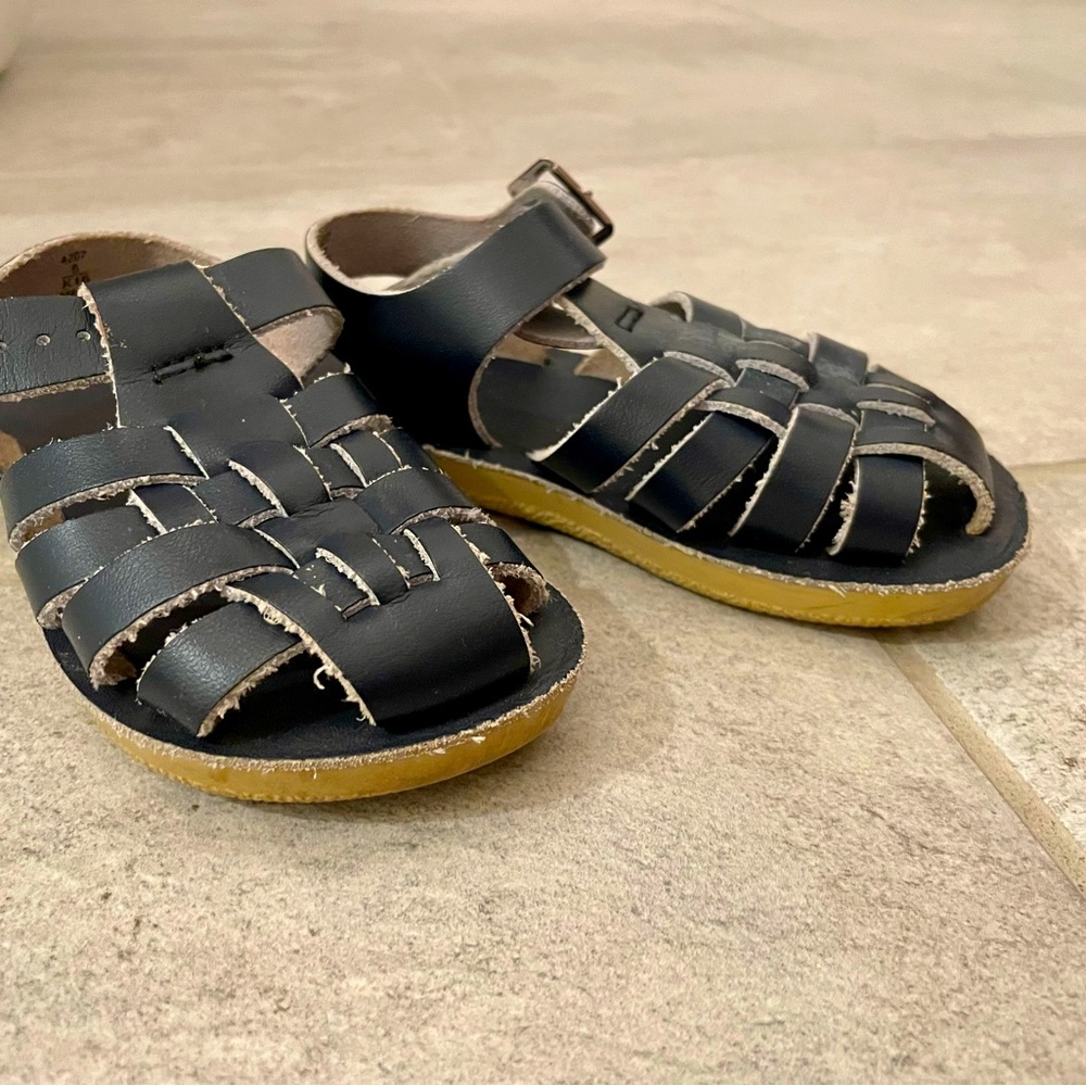 Salt Water, Sun-San Sailor navy kids sandals; size 6; VGUC